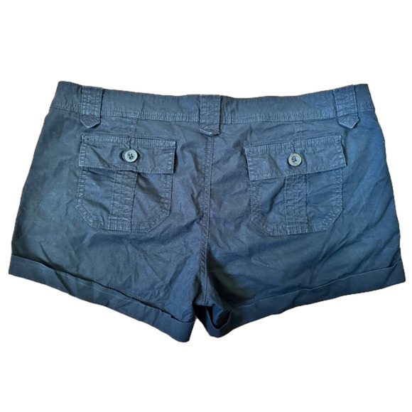 Women's Arizona Jean Co. Cuffed Black Shorts size‎ 11 - Picture 2 of 4
